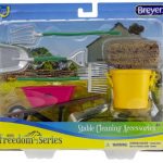 Breyer Classics Stable Cleaning Set