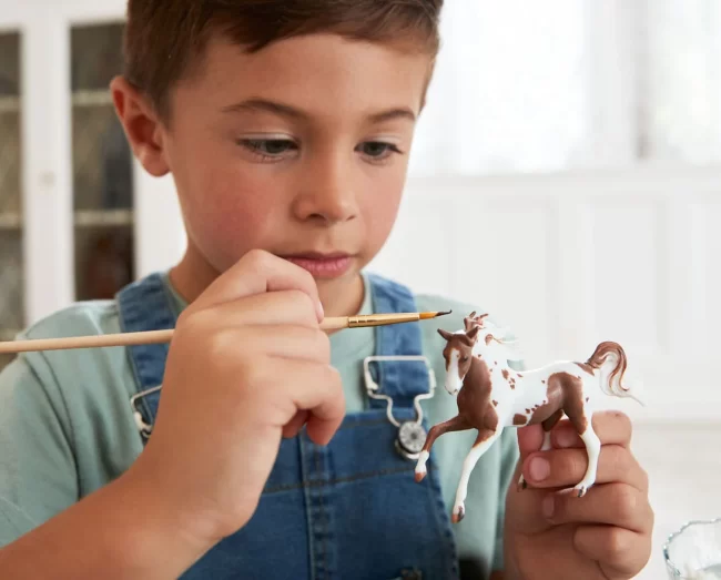 Breyer Activity Paint & Play Glow in the Dark - Image 5