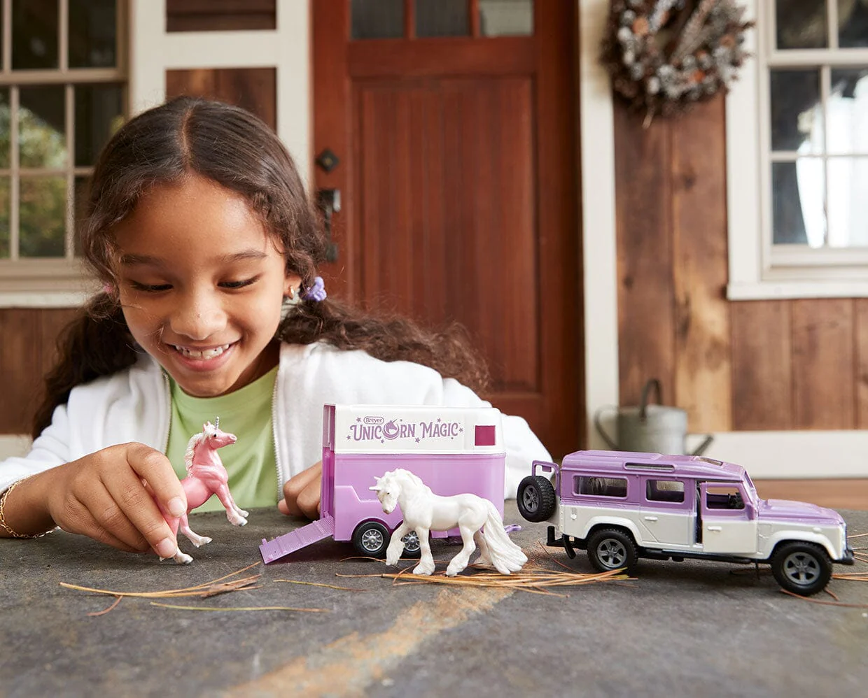 Breyer Stablemates Unicorn Magic Land Rover and Tag-A-Long Trailer - Image 3