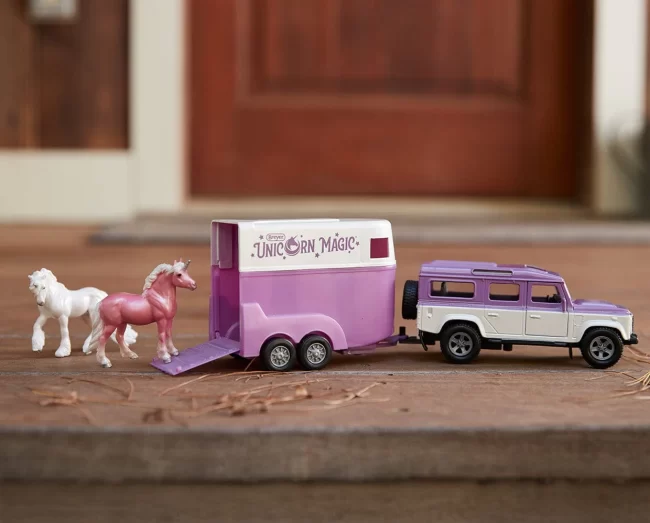 Breyer Stablemates Unicorn Magic Land Rover and Tag-A-Long Trailer - Image 2