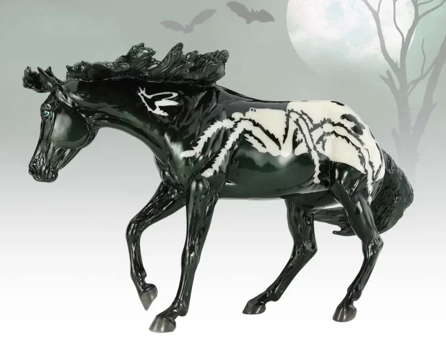 Breyer Traditional 2025 Halloween Horse - Arachne - Image 4
