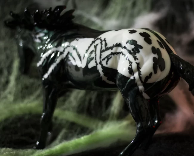 Breyer Traditional 2025 Halloween Horse - Arachne - Image 7