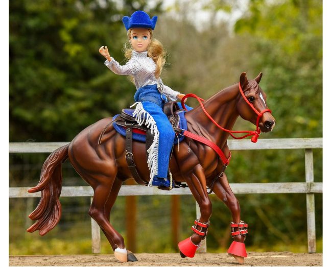 Breyer Traditional Cowgirl Cassidy - Image 3