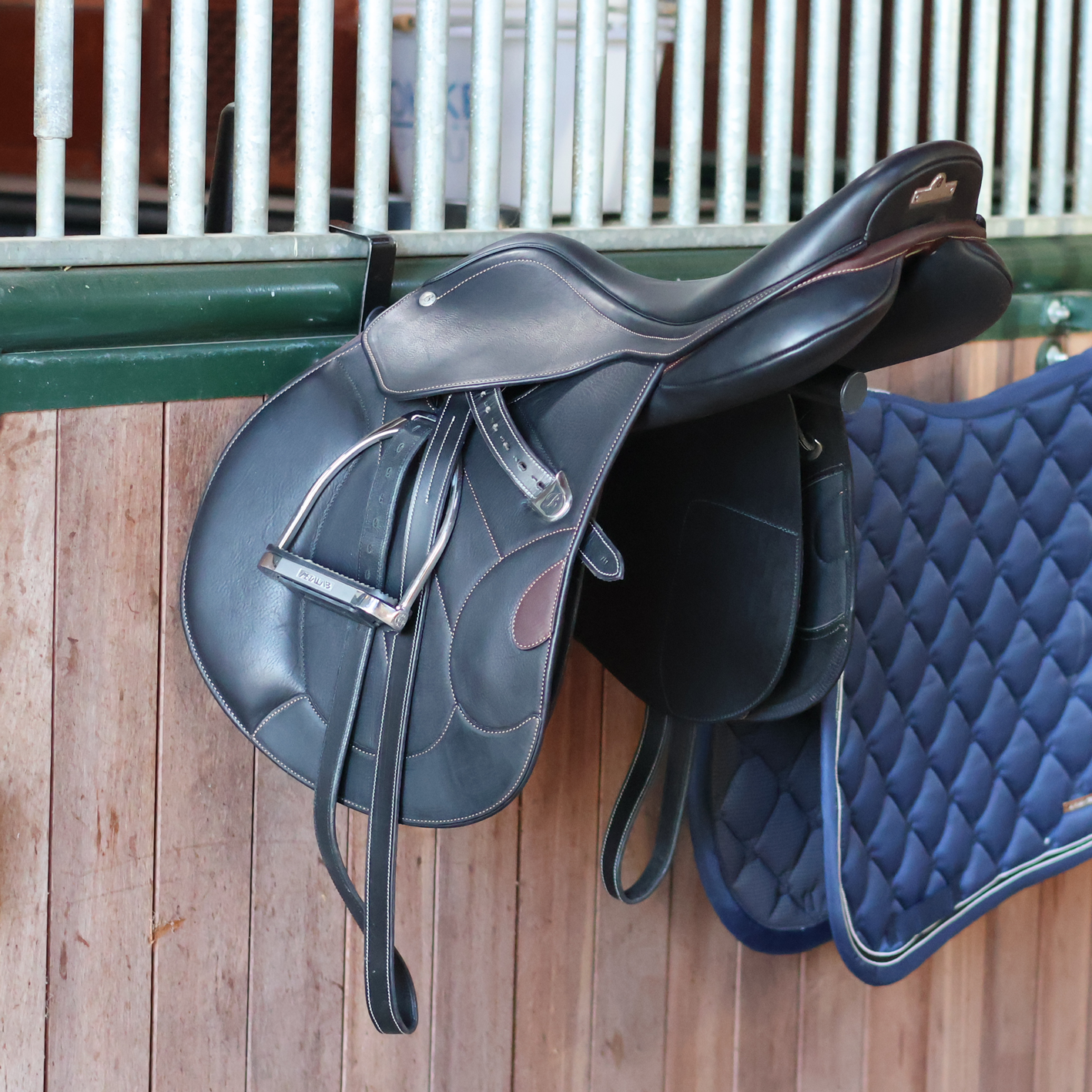 Lami-Cell Portable Folding Saddle Rack - Image 3