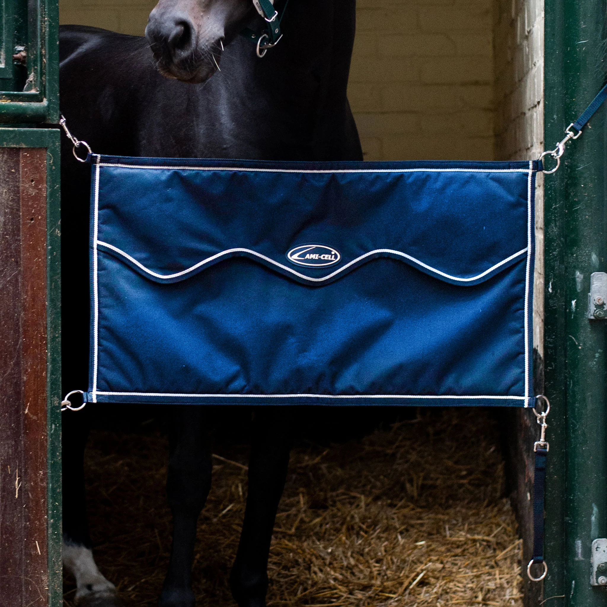 Lami-Cell Stable Door Closure