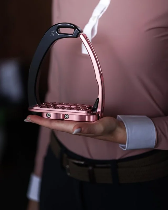 ✨ Elevate your ride with the Tech Venice Stirrups ✨ Sleek, curvy lines, bold luminous colors, and premium Made in Italy materials 🇮🇹… because quality never goes out of style.

💎 Where fashion meets performance: every detail is designed for riders who want to stand out in the saddle.